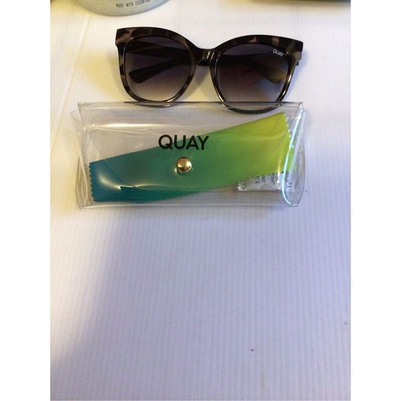 1 left! Host pick! 🌾RARE quay Its My Way tortoise large sunglasses - Picture 3 of 8